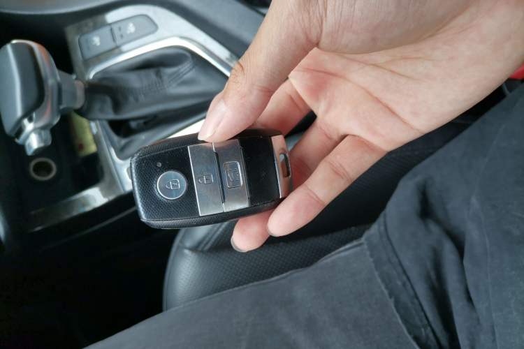 Used Kia K5 2015 2.0L Automatic LUX Vehicle Key