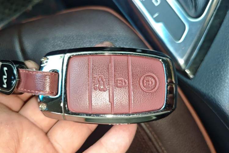 Used Kia K5 2015 2.0L Automatic LUX Vehicle Key