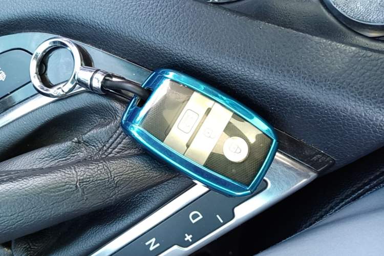 Used Kia K5 2015 2.0L Automatic LUX Vehicle Key