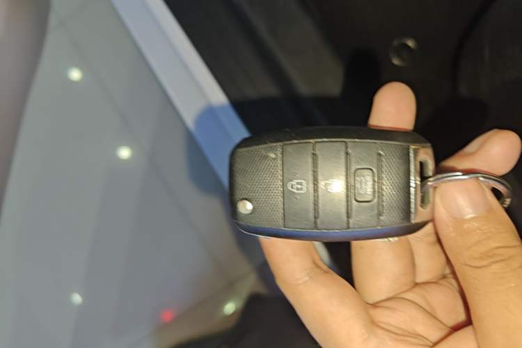 Used Kia K5 2015 2.0L Automatic GL Vehicle Key