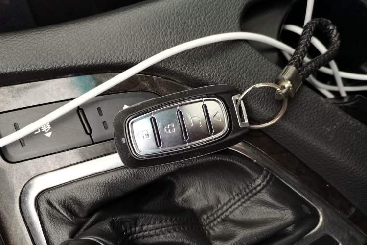 Used Kia K5 2015 2.0L Automatic LUX Vehicle Key