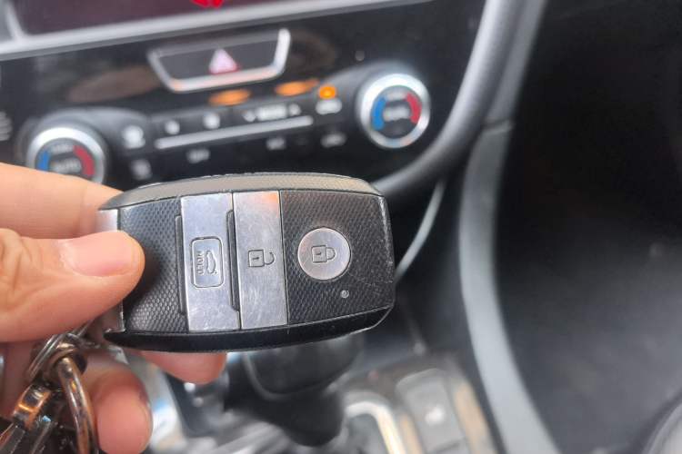Used Kia K5 2015 2.0L Automatic LUX Vehicle Key