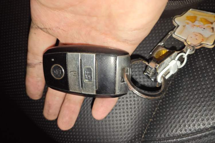 Used Kia K5 2015 2.0L Automatic LUX Vehicle Key