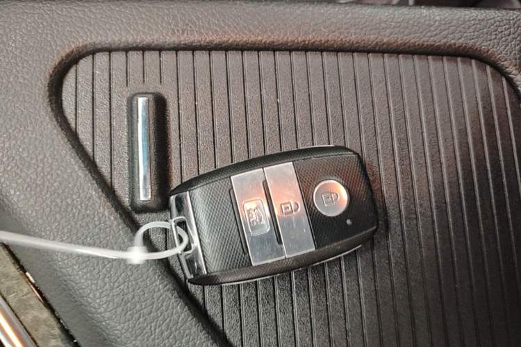 Used Kia K5 2015 2.0L Automatic LUX Vehicle Key