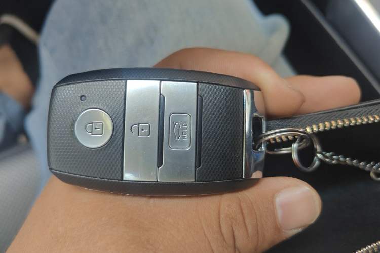 Used Kia K5 2015 2.0L Automatic LUX Vehicle Key