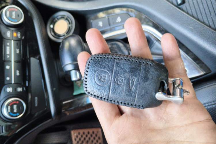 Used Kia K5 2015 2.0L Automatic LUX Vehicle Key