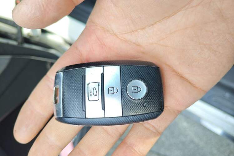 Used Kia K5 2015 2.0L Automatic LUX Vehicle Key