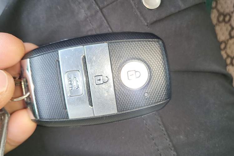 Used Kia K5 2015 2.0L Automatic LUX Vehicle Key