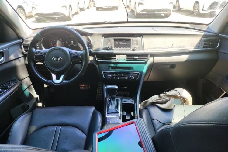 Used Kia K5 2016 2.0L Automatic LUX Center Console