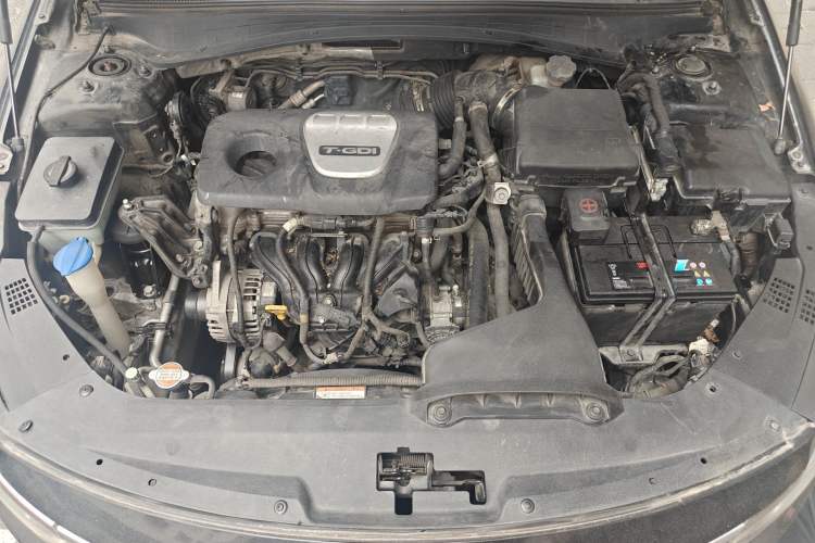 Used Kia K5 2016 1.6T Automatic LUX Engine Bay