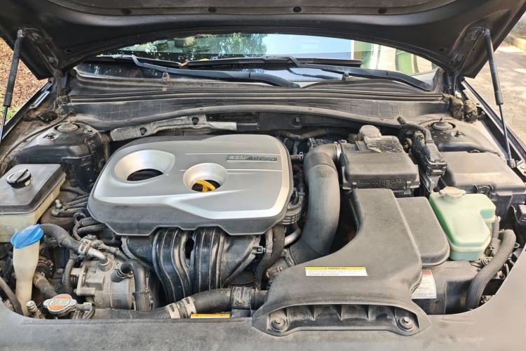 Used Kia K5 2016 2.0L Hybrid GLS Engine Bay