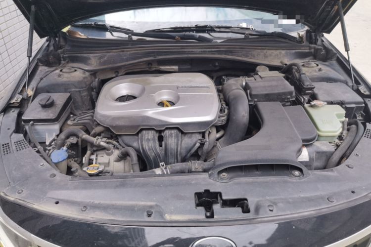 Used Kia K5 2016 2.0L Hybrid GLS Engine Bay