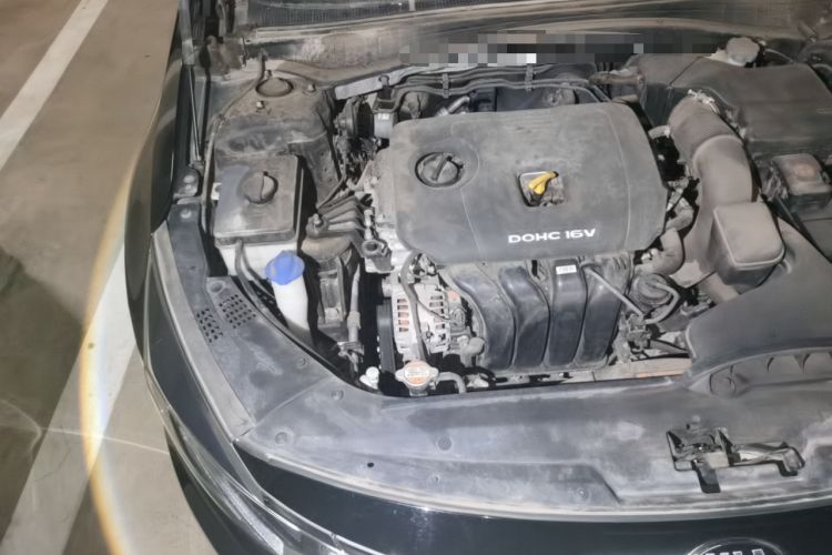 Used Kia K5 2016 2.0L Automatic LUX Engine Bay Right