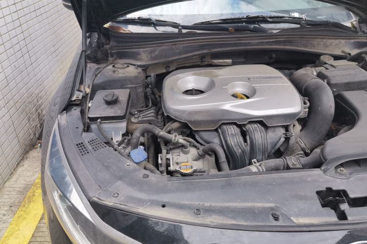 Used Kia K5 2016 2.0L Hybrid GLS Engine Bay Right