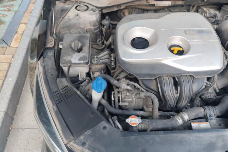 Used Kia K5 2016 2.0L Hybrid GLS Engine Bay Right