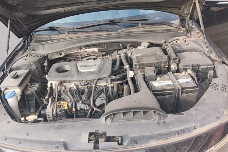 Used Kia K5 2016 1.6T Automatic LUX Engine Bay