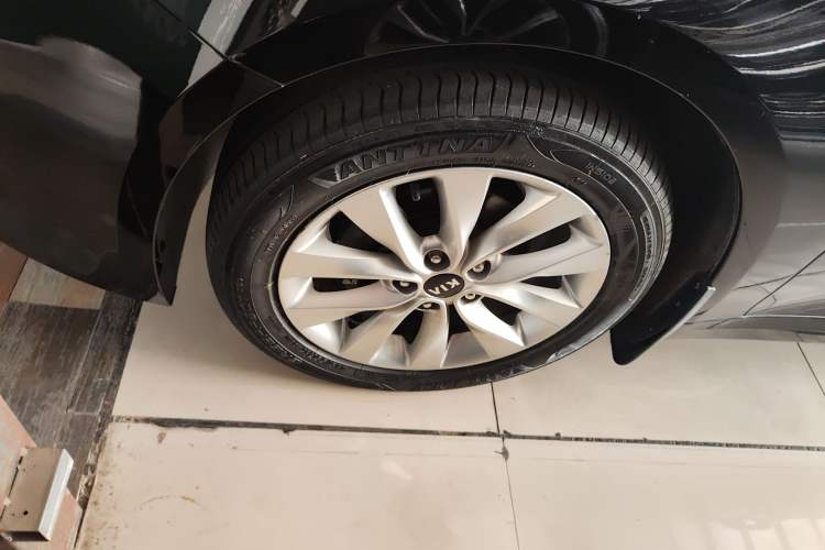 Used Kia K5 2016 2.0L Automatic GL Exterior 4