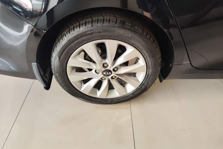 Used Kia K5 2016 2.0L Automatic GL Exterior 5