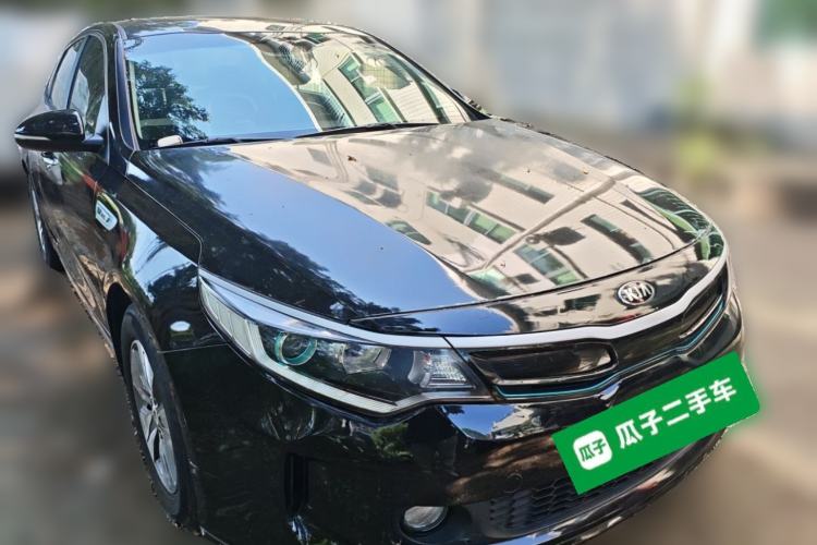 Used Kia K5 2016 2.0L Hybrid GLS Front Right 45 Deg