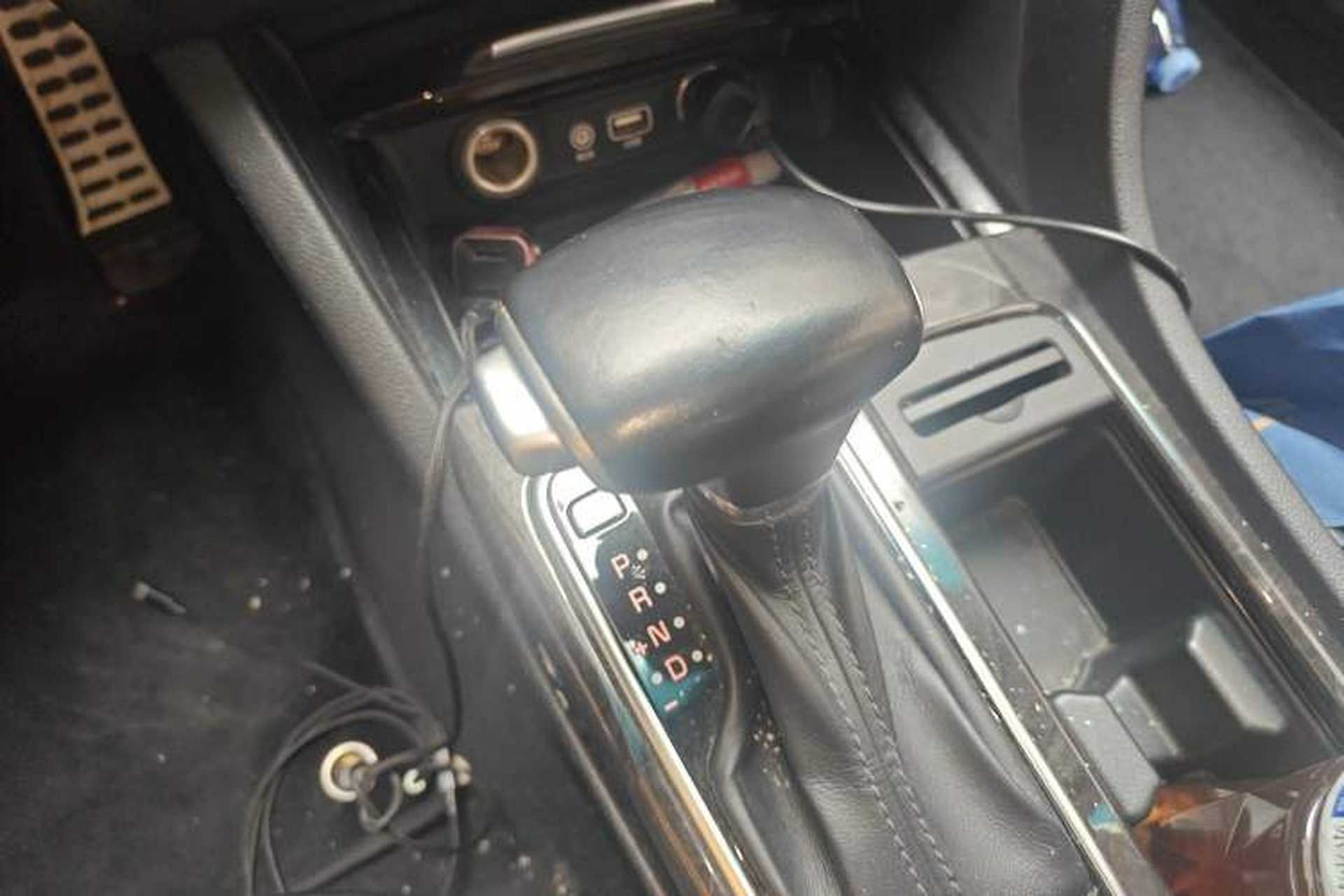 Used Kia K5 2016 1.6T Automatic LUX Gear Lever