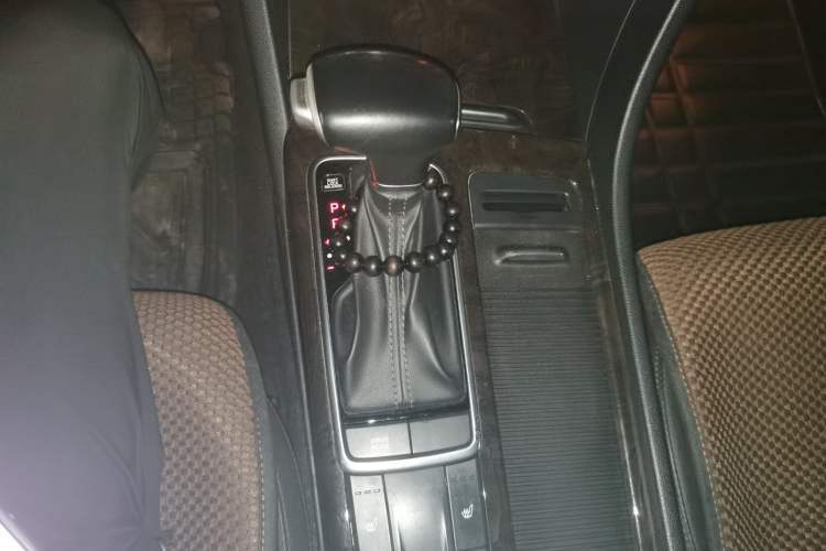Used Kia K5 2016 2.0L Automatic LUX Gear Lever