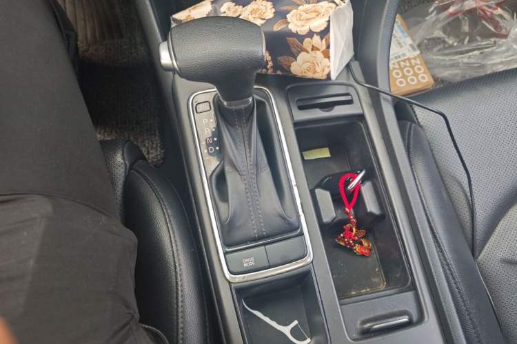 Used Kia K5 2016 2.0L Hybrid GLS Gear Lever