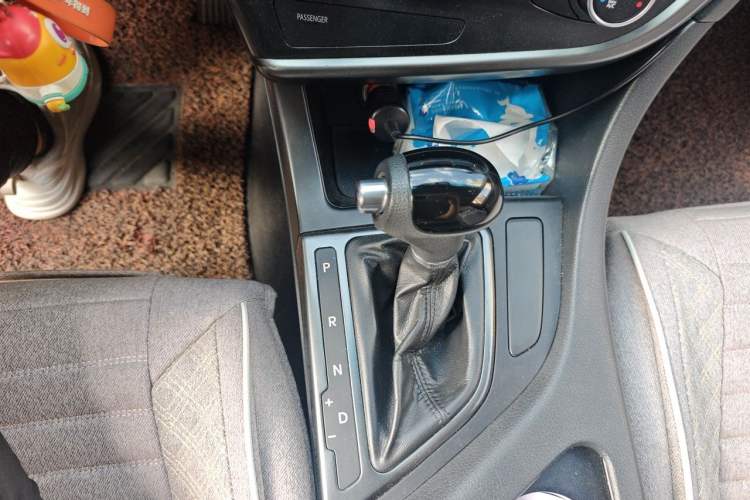 Used Kia K5 2016 2.0L Automatic GL Gear Lever