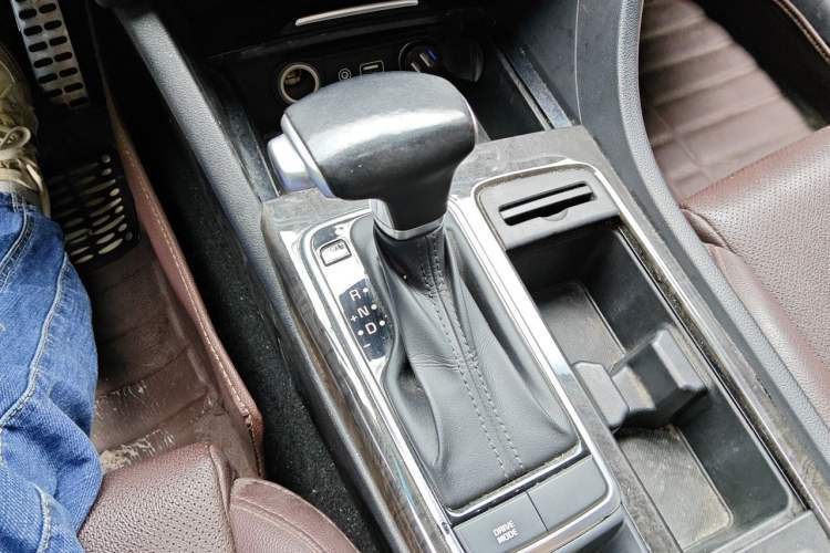 Used Kia K5 2016 1.6T Automatic LUX Gear Lever