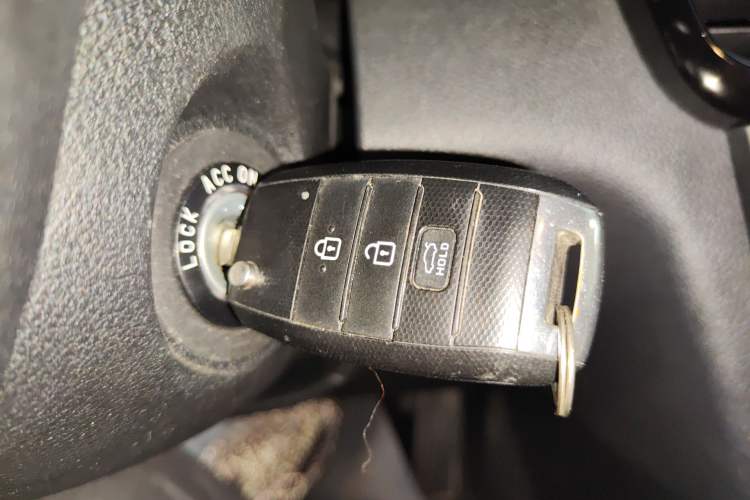 Used Kia K5 2016 2.0L Automatic GL Interior 1