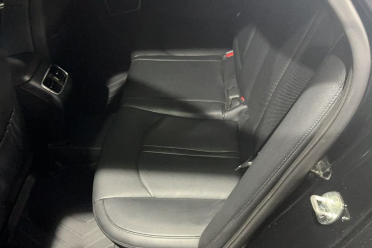 Used Kia K5 2016 1.6T Automatic LUX Interior 1