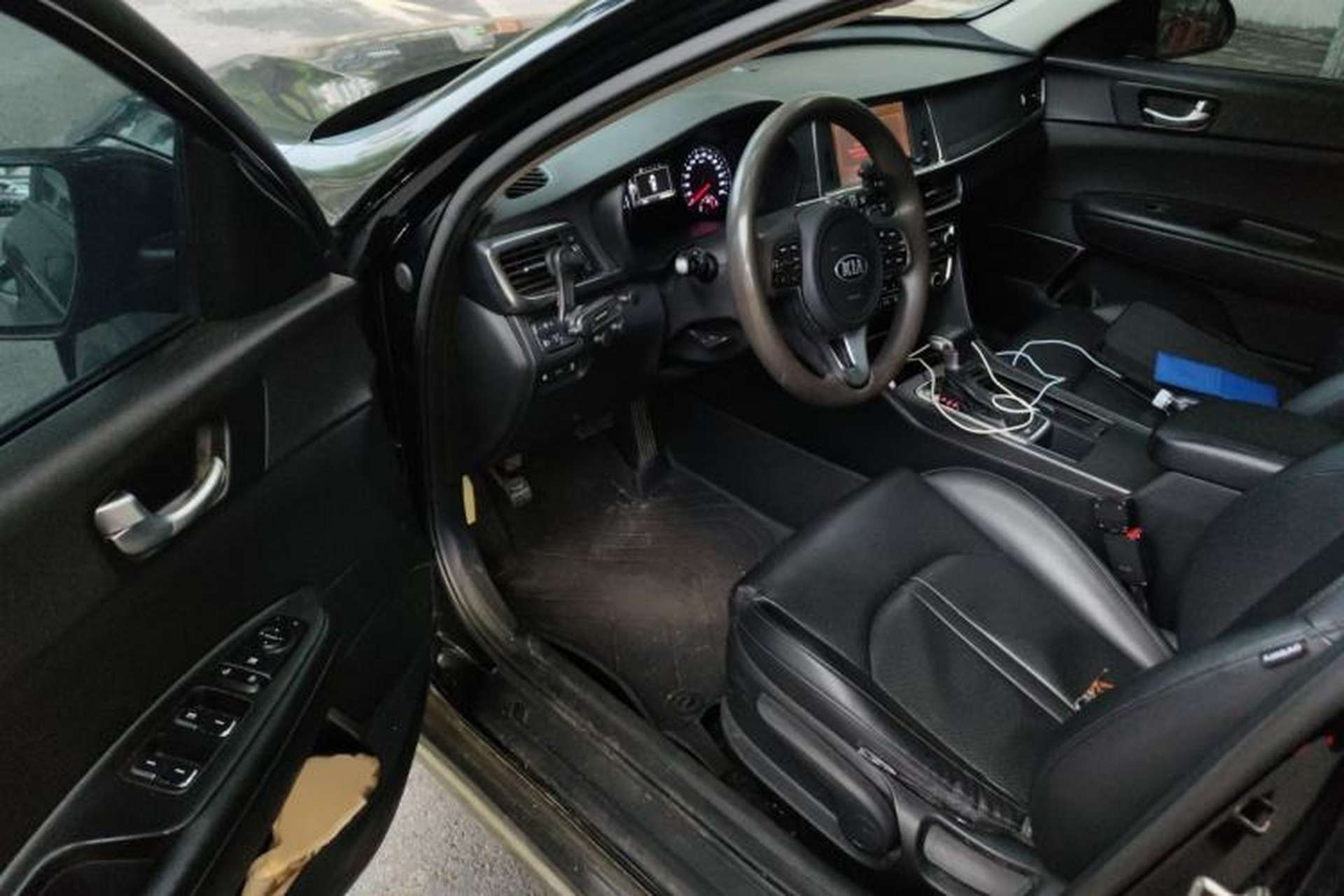 Used Kia K5 2016 2.0L Hybrid GLS Interior 3