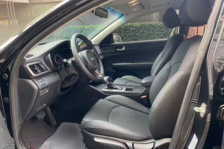 Used Kia K5 2016 2.0L Automatic GL Interior 3