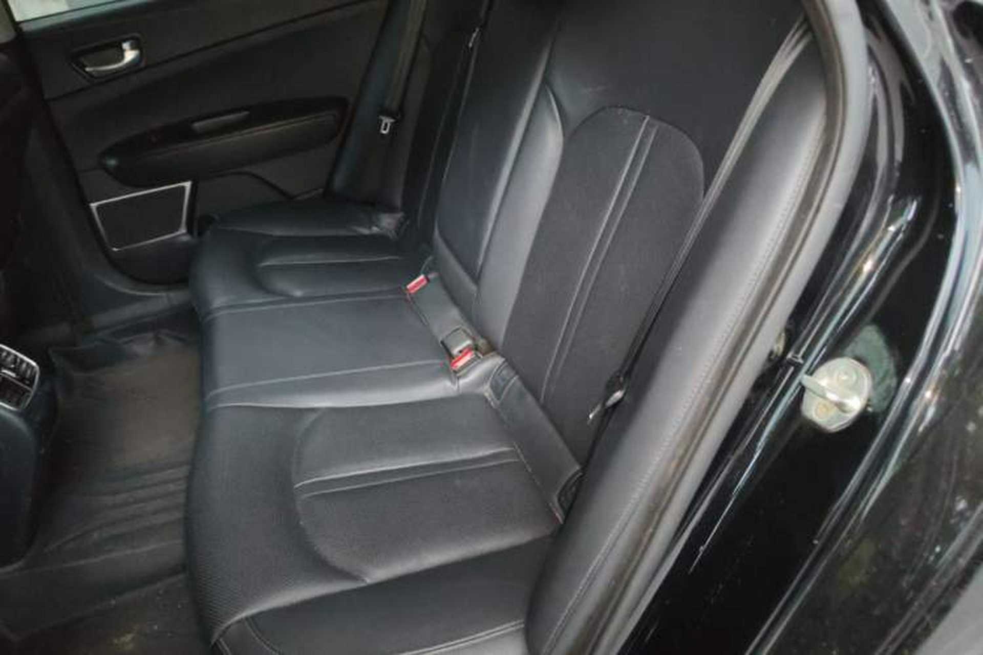 Used Kia K5 2016 2.0L Hybrid GLS Interior 4