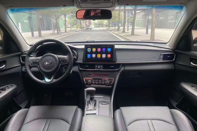 Used Kia K5 2016 2.0L Automatic GL Interior 4