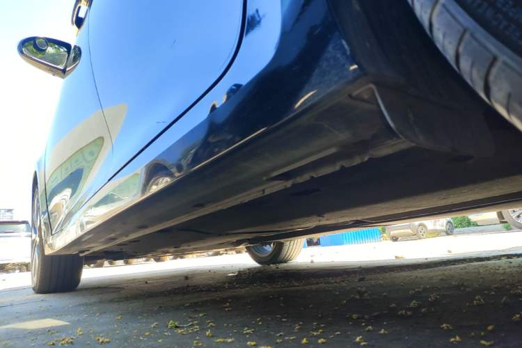 Used Kia K5 2016 2.0L Automatic LUX Left Side Sill
