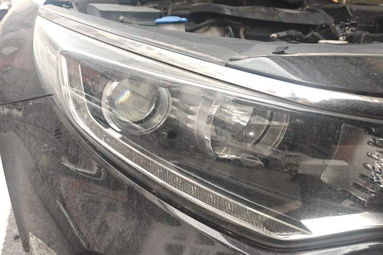 Used Kia K5 2016 1.6T Automatic LUX Right Front Headlight