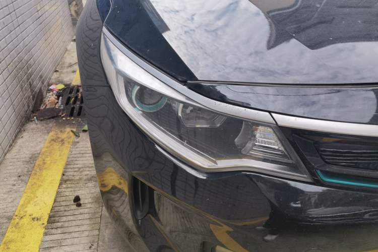 Used Kia K5 2016 2.0L Hybrid GLS Right Front Headlight