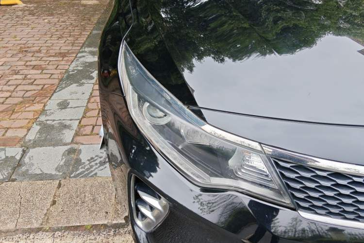 Used Kia K5 2016 1.6T Automatic LUX Right Front Headlight