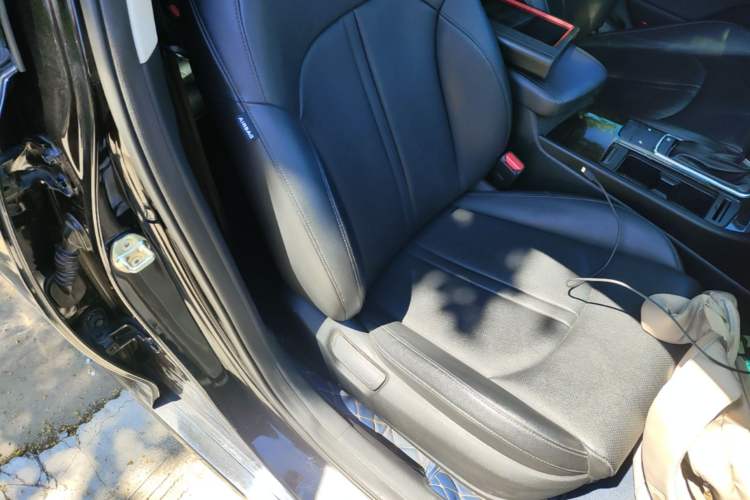 Used Kia K5 2016 2.0L Automatic LUX Right Front Seat
