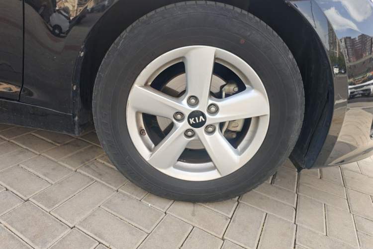 Used Kia K5 2016 2.0L Automatic GL Right Front Wheel Hub