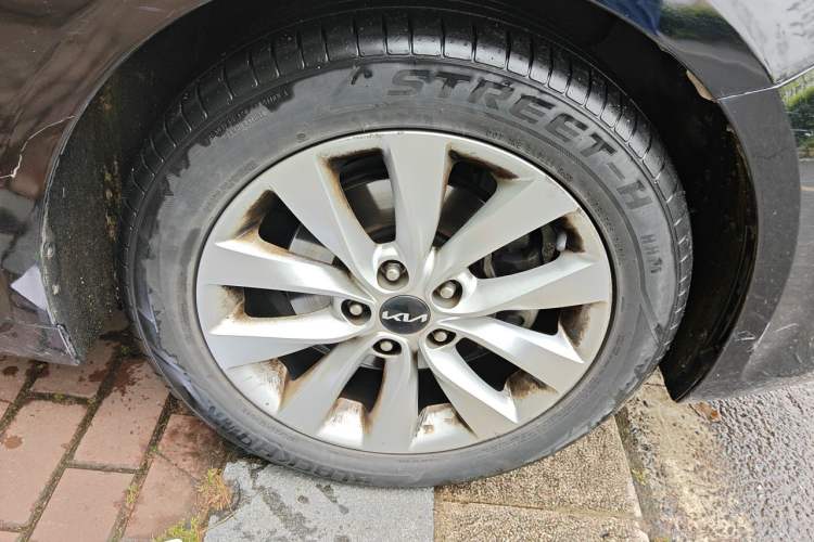 Used Kia K5 2016 1.6T Automatic LUX Right Front Wheel Hub