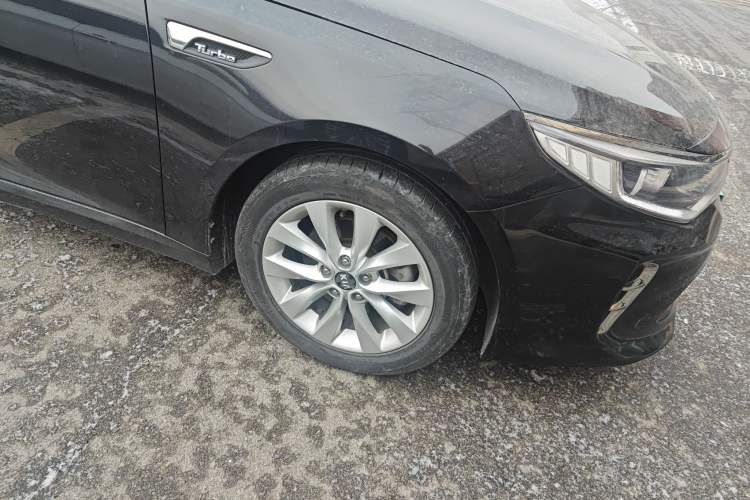 Used Kia K5 2016 1.6T Automatic LUX Right Front Wheel Hub