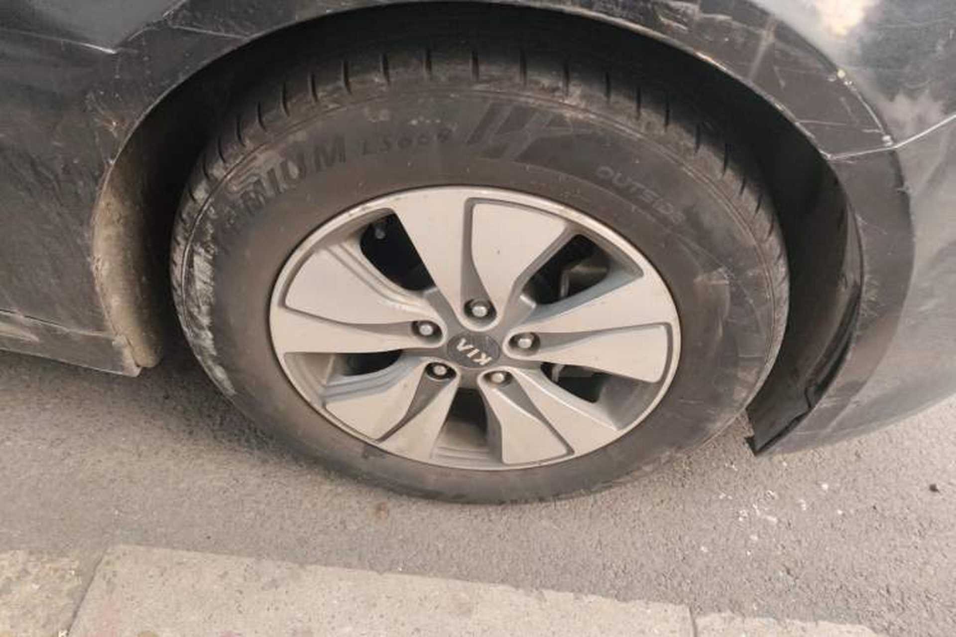 Used Kia K5 2016 2.0L Hybrid GLS Right Front Wheel Hub
