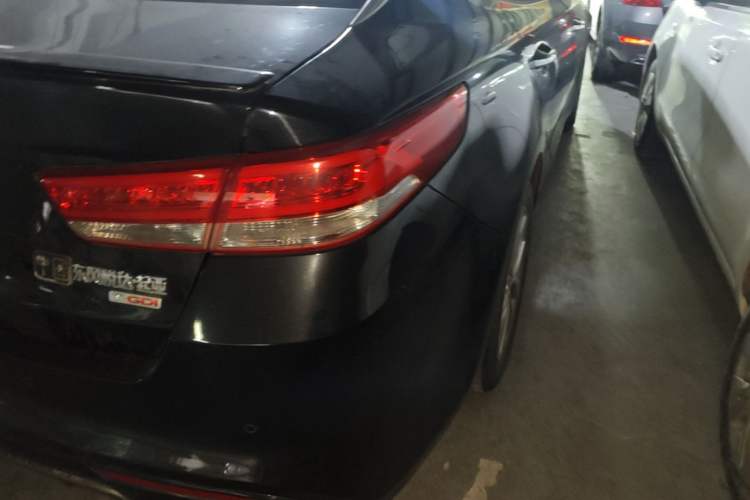 Used Kia K5 2016 1.6T Automatic LUX Right Rear Taillight