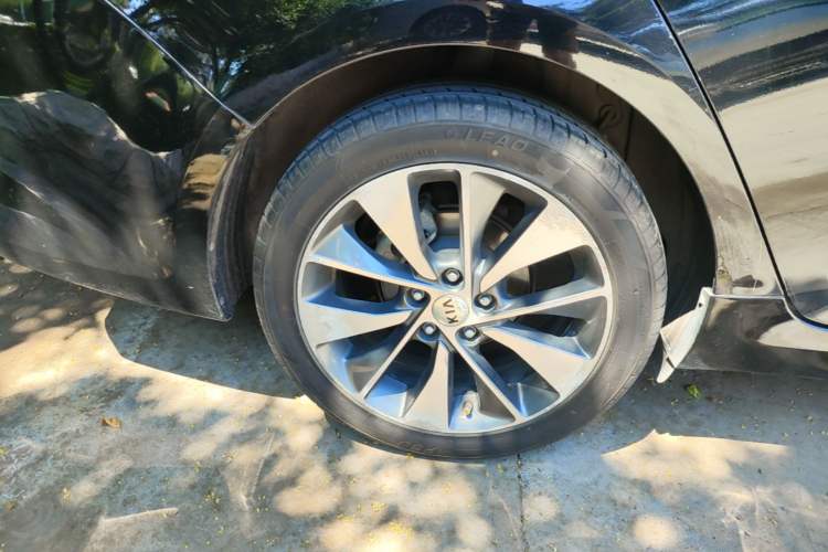 Used Kia K5 2016 2.0L Automatic LUX Right Rear Wheel Hub