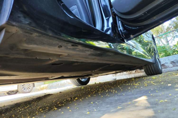 Used Kia K5 2016 2.0L Automatic LUX Right Side Sill