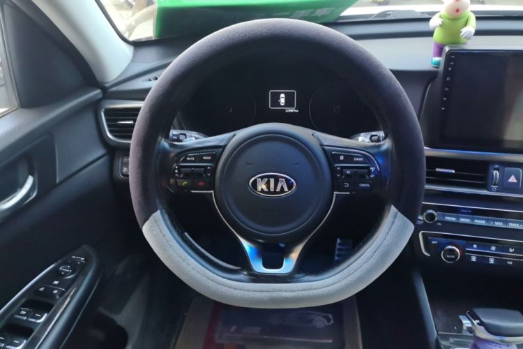Used Kia K5 2016 1.6T Automatic LUX Steering Wheel