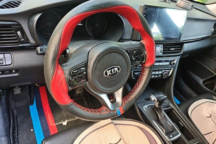 Used Kia K5 2016 2.0L Hybrid GLS Steering Wheel