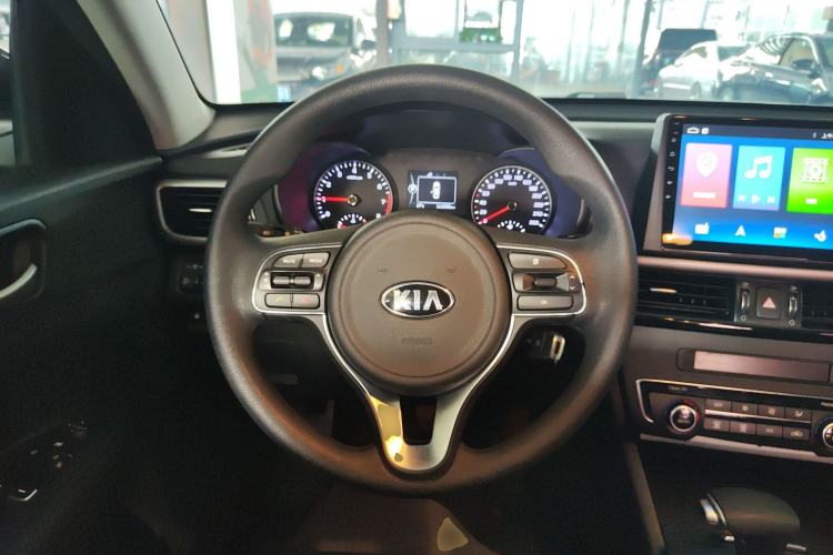 Used Kia K5 2016 2.0L Automatic GL Steering Wheel