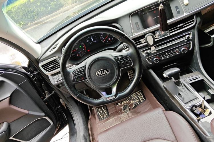 Used Kia K5 2016 1.6T Automatic LUX Steering Wheel
